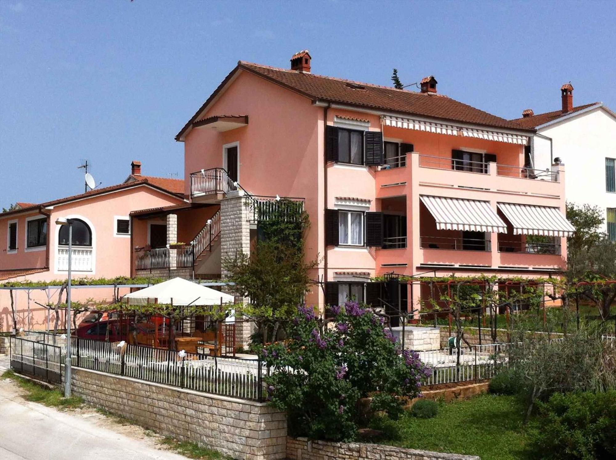 Apartment In Pula/Istrien 17385 Apartment *