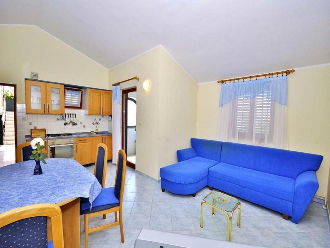Apartment In Pula/Istrien 17385